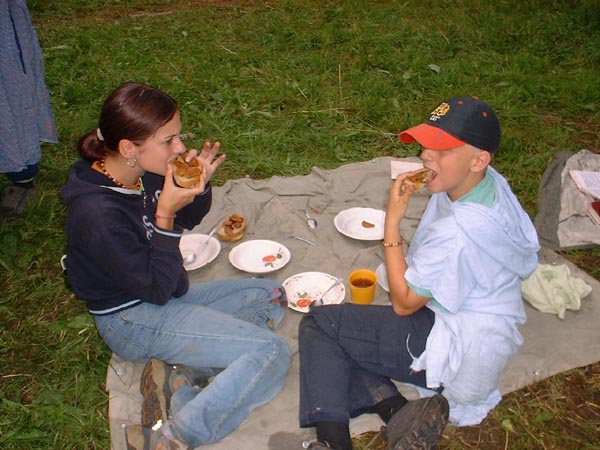 27_piknik_v_trave_pri_hodu_beranka